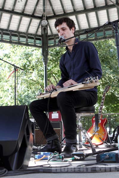 ONE LICK LESS - 2012-09-09 - PARIS - Square de la Place des Fetes - 